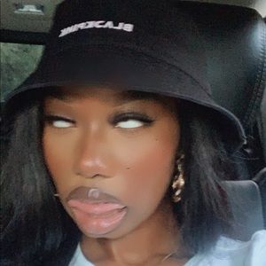 Meet your Posher, Summer